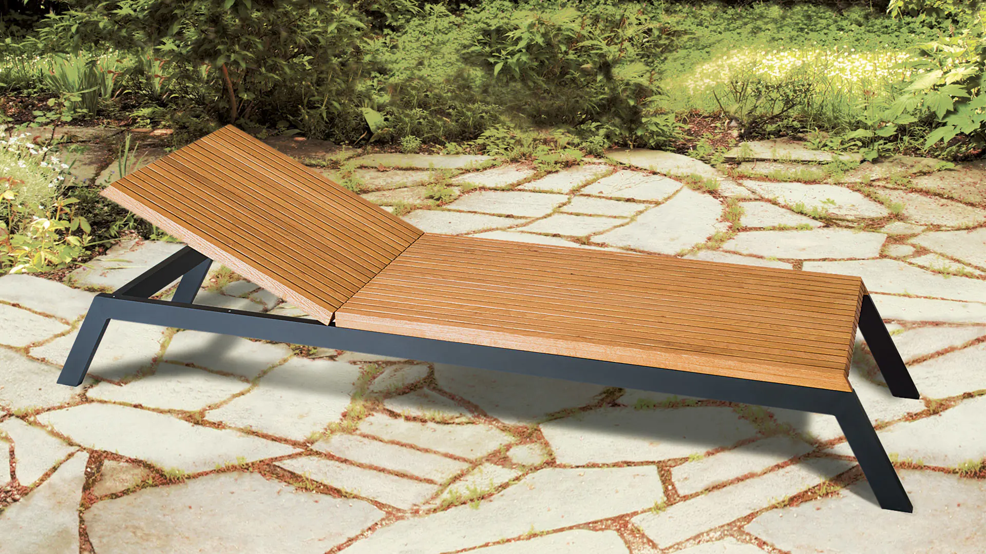 Chaise longue de jardin en robinier au design moderne