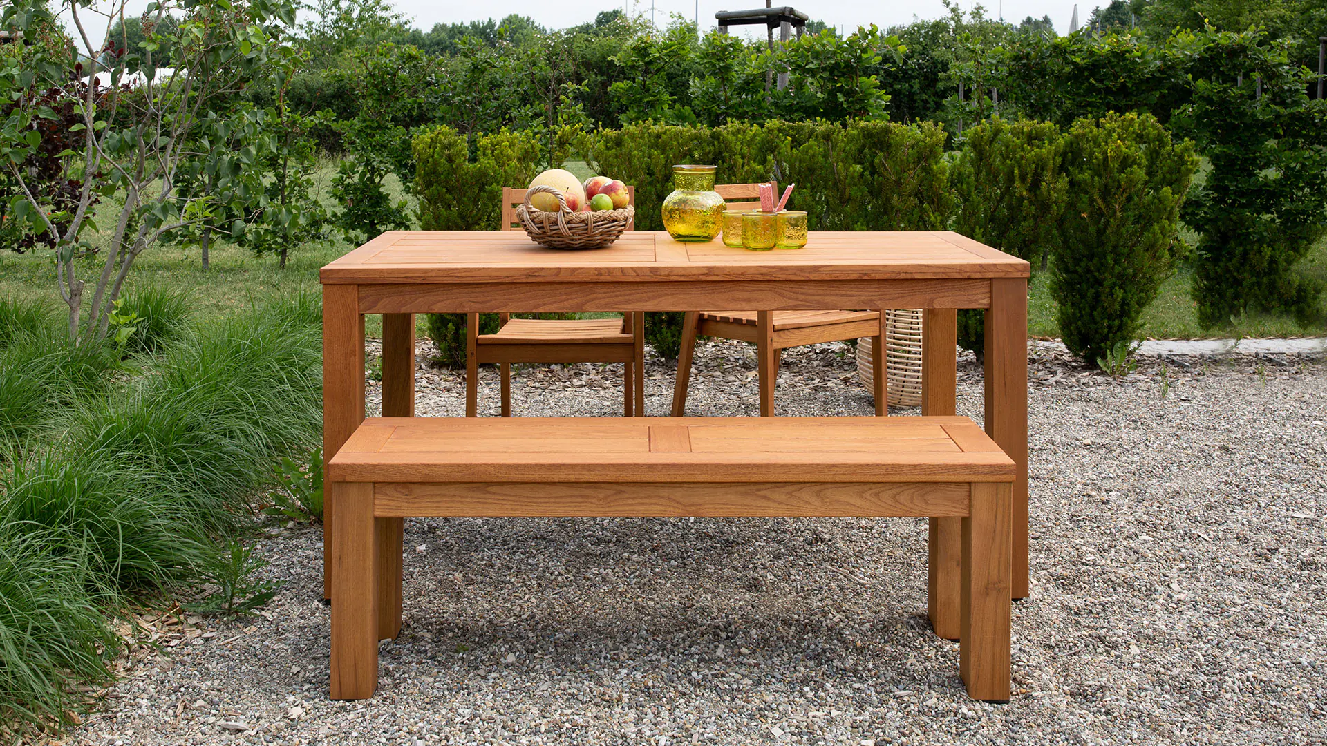 Banc de jardin confortable au design massif et robuste en bois de robinier résistant aux intempéries